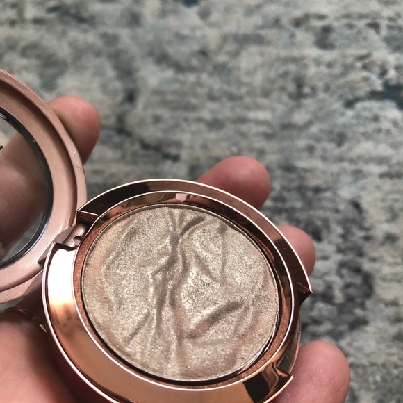 MAC Cosmetics foiled shadow - Picture 7 of 9